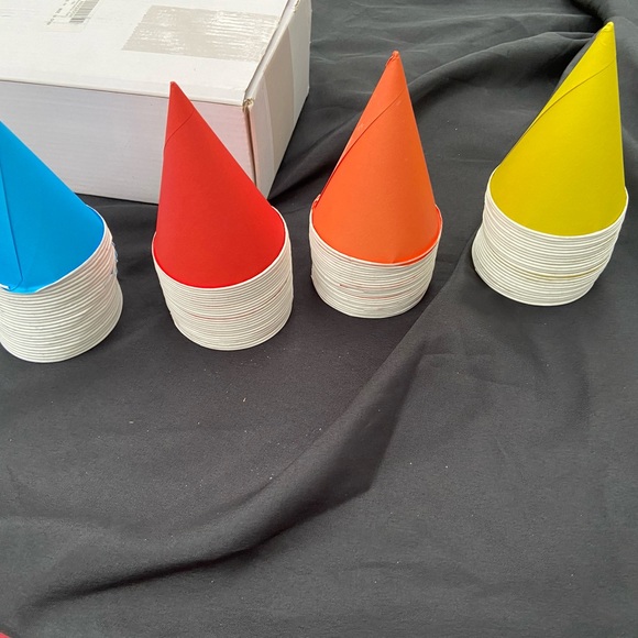 NEW 100 paper snow cone cups - Picture 3 of 3